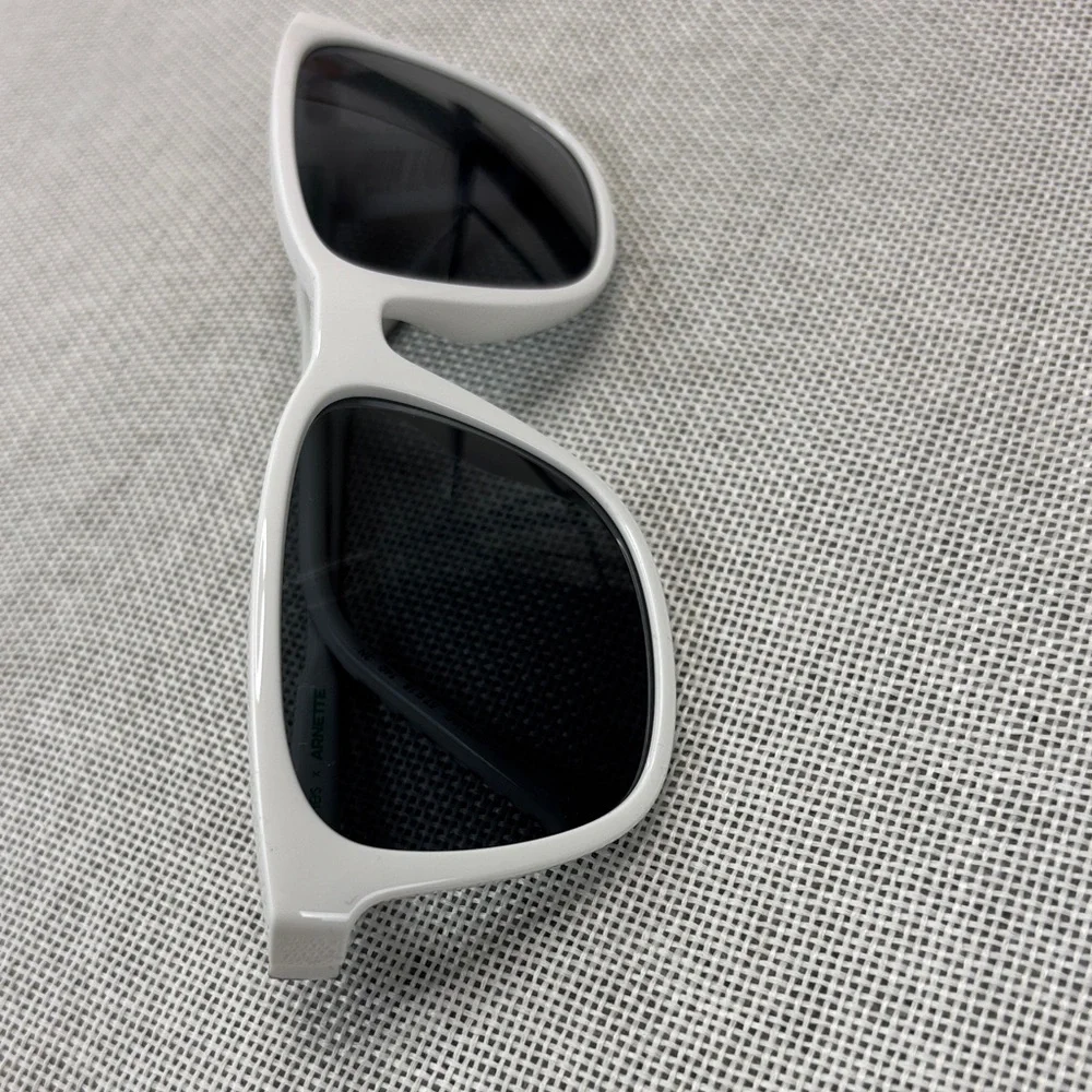Arnette Womens Fashion Square Rectangle Sunglasses